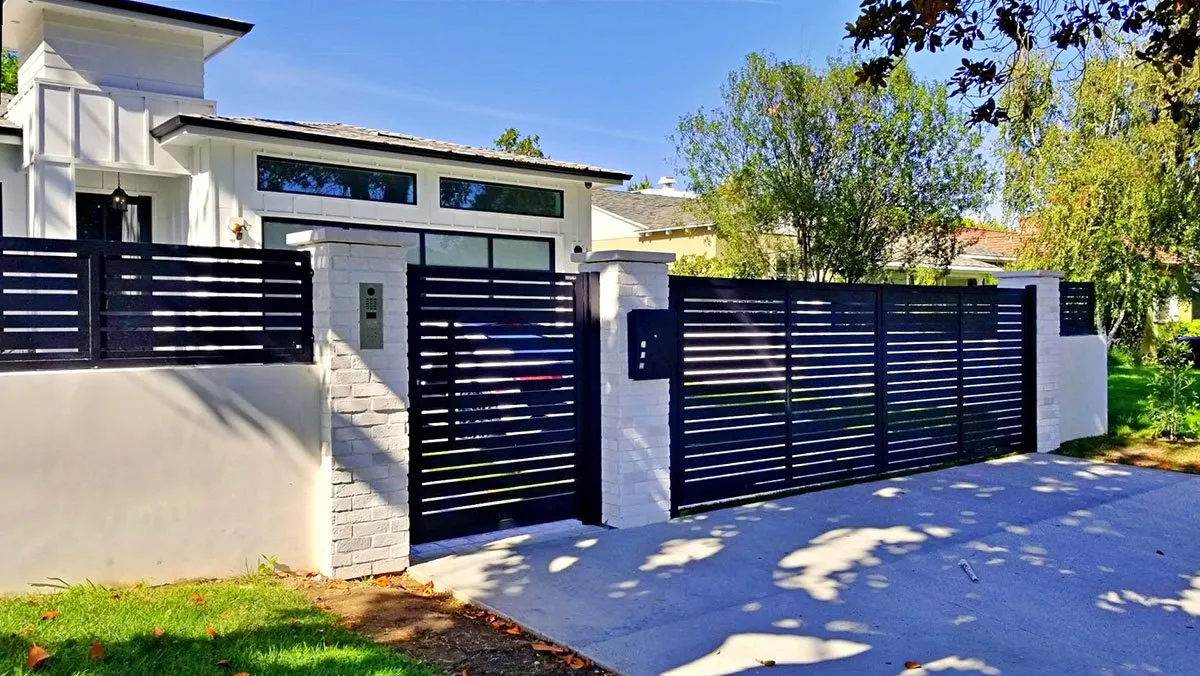 Premium Timber Privacy Boundary